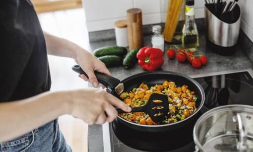 6 điều bạn không nên làm khi vào bếp, số 3 thường bị bỏ qua dù rất nguy hiểm