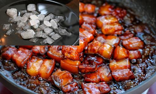 Khi thắng đường, điều tối kỵ là thắng đường phèn trực tiếp trên chảo! Thêm một bước này nữa, màu đường sẽ sáng hơn và không bị đắng