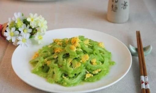 Đã tìm ra nguyên nhân khiến món trứng xào mướp đắng không ngon, thiếu một bước quan trọng, tất nhiên mướp đắng rất đắng