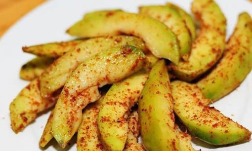 Cách làm xoài lắc, ngâm mắm đường ở khâu sơ chế đừng quên bước này để món ăn được giòn ngon