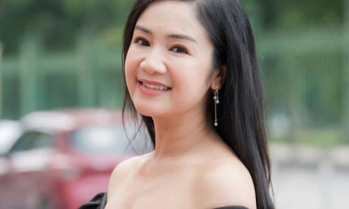 NSND Thu Hà bị nghi phẫu thuật thẩm mỹ vì gương mặt thon gọn bất thường