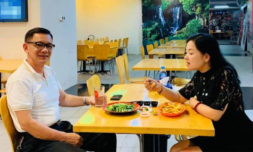 Si mê bà Bạch Cúc trong 'Hướng dương ngược nắng', nhưng đây mới là tình yêu thực của chú Quân ngoài đời 