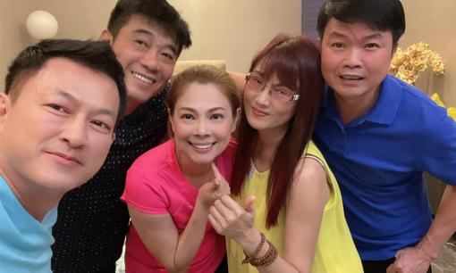 'Búp bê' Thanh Thảo mừng tân gia nhà mới, diễn viên Hiền Mai và bạn bè thân thiết đến chúc mừng 