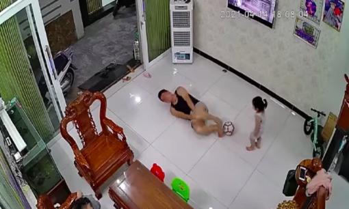 Pha đá bóng vào 'khung thành' của cô con gái rượu khiến ông bố chịu nỗi đau thấu trời