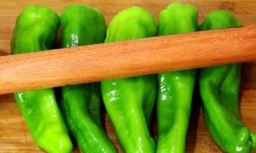 Đừng xào ớt xanh với thịt nữa, nấu cùng thứ này, ăn ngon hơn cả thịt