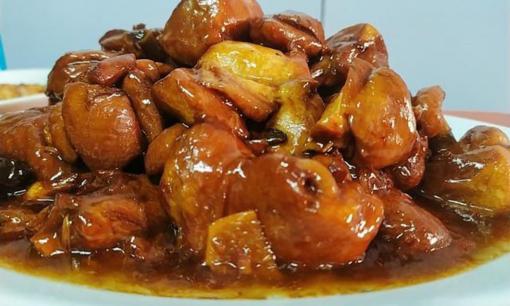 Khi om gà, việc cho trực tiếp vào nồi là “tối kỵ”, đầu bếp dạy một mẹo nhỏ giúp thịt gà thơm ngon hơn