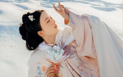 5 con giáp bản chất tốt tính nên đặc biệt dễ gặp quý nhân, tài lộc và công danh từ giữa tháng 5 tiếp tục tỏa sáng, niềm vui liên tiếp diễn ra, cuộc sống thuận hòa, mỹ mãn