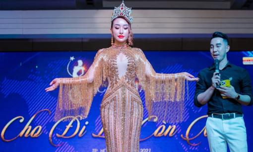 NTK Tom Kara quyên tặng chiếc váy “Phượng Hoàng Lửa” trị giá 25.000 USD cho chương trình từ thiện