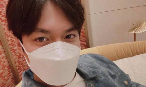 Kỷ niệm 15 năm ngày gia nhập làng giải trí, Lee Min Ho thả nhẹ tấm hình đeo khẩu trang cũng đủ làm dân tình điên đảo
