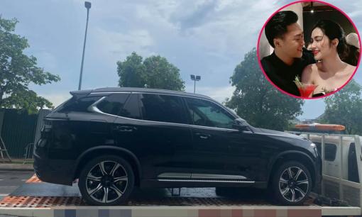 Chồng Hòa Minzy tậu thêm ô tô mới, qua một chi tiết nhỏ chứng minh 'cuồng' vợ cỡ nào 