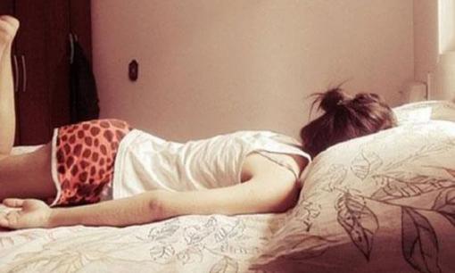 Ngủ 10 giờ sáng mới dậy, cô gái bị mẹ chồng chở về trả nhà ngoại sau 5 ngày làm dâu