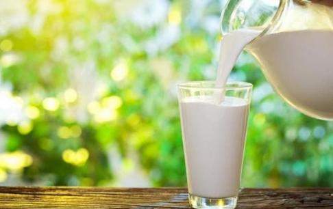 Thời điểm tốt nhất để uống sữa? Còn nhiều người chưa biết, đọc xong hãy chia sẻ cho những người xung quanh biết nhé