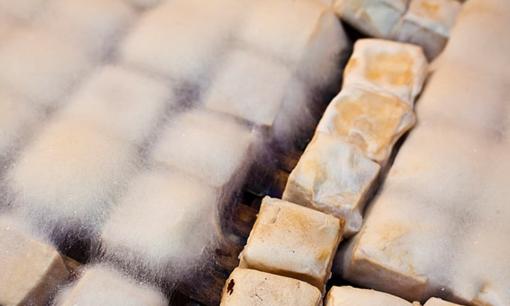 Đậu phụ 'mọc lông' trông như mốc lại bốc mùi khó ngửi nhưng là món đặc sản thu hút thực khách