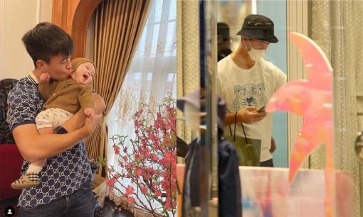 Cầu thủ Duy Mạnh tranh thủ đi mua đồ cho con trai tại Dubai