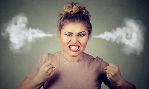 Phụ nữ hay cáu giận dễ sinh ra những căn bệnh nguy hiểm, bình tĩnh, nhẹ nhàng thì mới khỏe mạnh và trẻ lâu