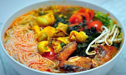 Nấu bún ốc tại nhà, đừng quên mẹo nhỏ khi chế nước dùng và thêm thứ làm nên 'linh hồn của món ăn' để thưởng thức kèm