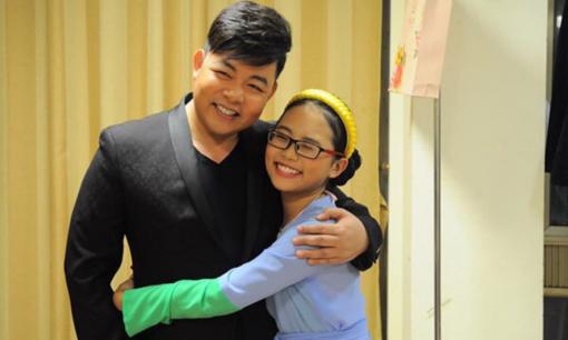 Quang Lê không chỉ sòng phẳng tiền cát-xê mà còn hào phóng tặng Phương Mỹ Chi món quà hơn 200 triệu