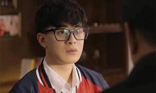 Bị chê mờ nhạt và 'cứ mãi diễn một màu' sau Về nhà đi con, diễn viên Quang Anh nói gì?