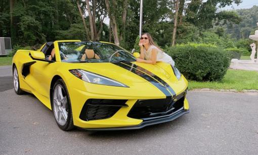 Phạm Thanh Thảo tậu siêu xe khiến Hiếu Hiền phải thốt lên 'ước'