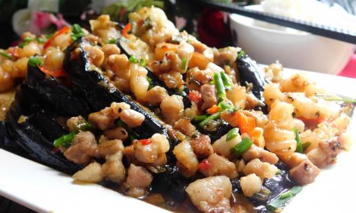 Công thức cà tím sốt tôm thịt hấp dẫn, đưa cơm 