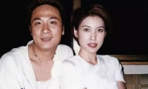 Yêu chồng diễn viên hơn 15 tuổi từ cái nhìn đầu tiên, cưới 18 năm chưa từng nấu một bữa ăn, giờ 47 tuổi đẹp như gái một con