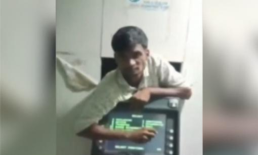 Người đàn ông say xỉn cố cướp tiền từ ATM để rồi bị mắc kẹt trong tư thế 'khó đỡ' 