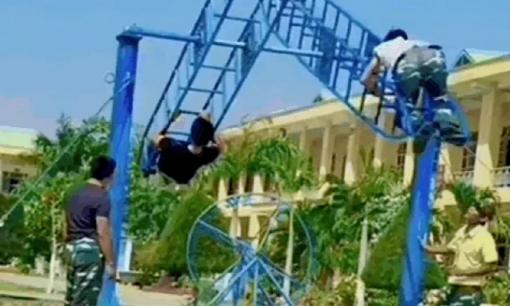 Cận cảnh màn huấn luyện sĩ quan Không quân khiến dân mạng nhìn cũng thấy chóng mặt