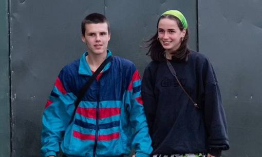 Nối gót các anh trai, cậu út nhà Becks công khai hẹn hò khi mới 16 tuổi 