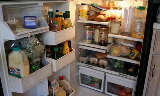 Nếu tủ lạnh quá bẩn, không thể lau sạch, hướng dẫn bạn một mẹo nhỏ là tủ lạnh sẽ sạch không còn vi khuẩn trong 10 phút