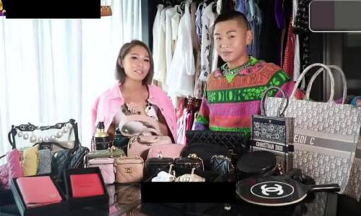 Căn phòng sang trọng của vợ tỷ phú sòng bạc lộ ra ngoài, bên trong có vô số áo quần, giày dép, túi xách và đồ trang sức đắt giá