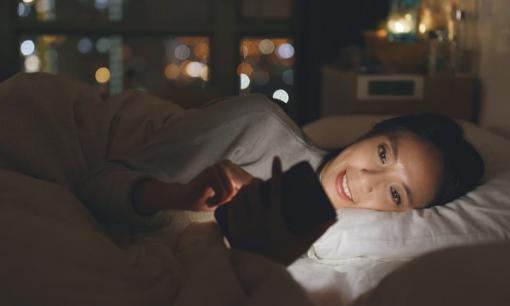 Bạn vẫn đang nghiện xem phim một cách điên cuồng? Nghiên cứu chỉ ra rằng: nghiện phim trong thời gian dài “hại não”, “hậu quả còn tệ hơn cả cờ bạc”