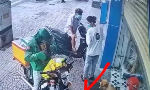 Thấy anh shipper đánh rơi ví mà không hề hay biết, thái độ của người xung quanh gây phẫn nộ