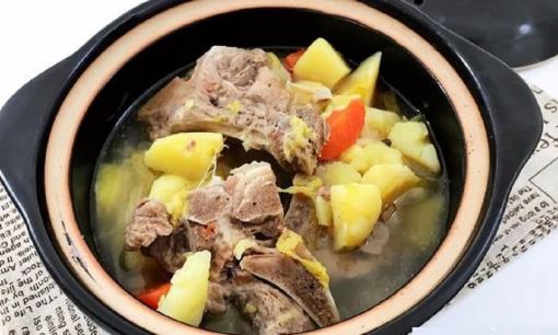 Hầm khoai tây không một giọt dầu, nước hầm xương ngon, thịt mềm, ăn một nồi hết veo