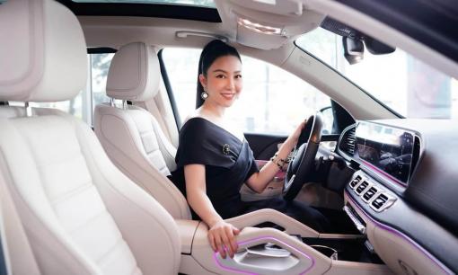 'Chim công làng múa' Linh Nga tậu xế hộp giá gần 5 tỷ đồng