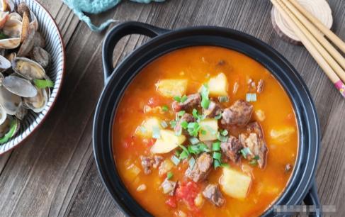 Thịt bò hầm cà chua bằng nước lạnh hay nước nóng? Nhiều người làm sai ngay từ đầu, không có gì ngạc nhiên khi họ không thể cắn răng