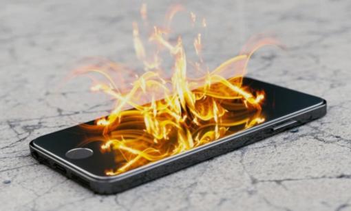 Điện thoại phát nổ khi học online, học sinh lớp 5 tử vong thương tâm