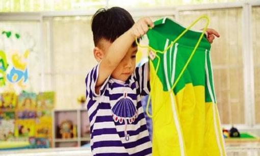 Danh sách đen 'quần áo trẻ em nguy hiểm đến tính mạng' của trẻ: Đừng mua những bộ quần áo này cho bé nhà bạn!