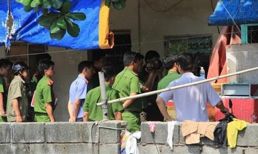 Chồng đâm vợ tử vong rồi tự cắt tay chân: Chồng từng băm quần áo của vợ, không cho đi làm vì ghen tuông