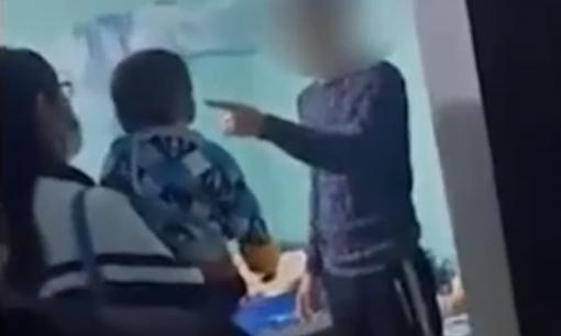 Vợ bế con nhỏ tới tận phòng trọ bắt gian chồng và nhân tình, diễn biến khiến tất cả phải bất ngờ