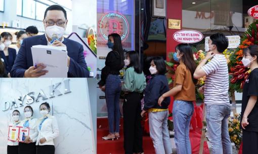 Siêu thị dược mỹ phẩm '2 trong 1' thu hút giới trẻ