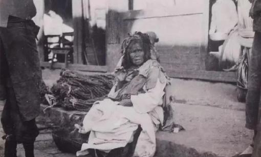 Tội danh này ở thời phong kiến, kể cả Hoàng đế cũng không ân xá nổi, đó là tội gì?