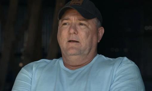 Sốc: Nam diễn viên tự sát ngay trước mặt vợ sau tranh cãi gay gắt, 2 đứa con mới 5 tuổi tận mắt chứng kiến