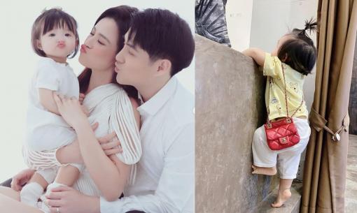 Thích thú với style 'hóng hớt' của bé Winnie nhà Đông Nhi: 'Tóc cây dừa', vai túi hiệu cực kỳ đáng yêu