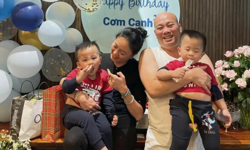 Mẹ chồng ca nương Kiều Anh mừng sinh nhật hai con tròn 2 tuổi, tiết lộ nỗi lo sợ hàng năm khi sinh nở ở tuổi U50