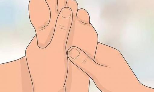 Phụ nữ sống lâu hay không, nhìn xuống bàn chân là biết! Bàn chân có 5 đặc điểm này thì tuổi thọ của bạn không hề ngắn đâu nhé!