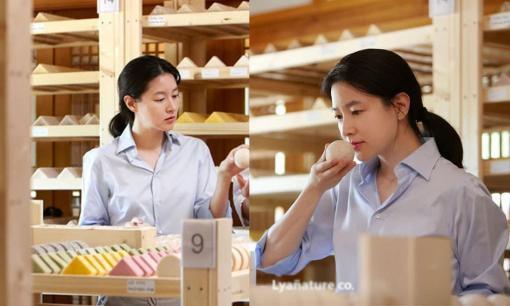 'Quốc bảo nhan sắc xứ Hàn' Lee Young Ae lại khiến netizen tấm tắc với visual đỉnh cao sau ồn ào đóng phim 'bom xịt'