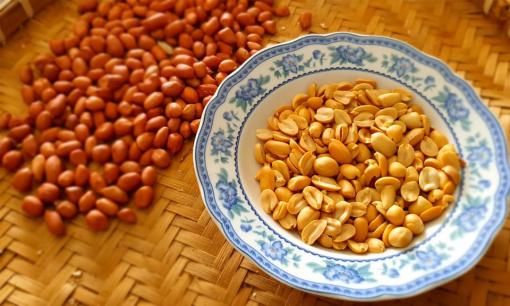 Lạc rang bằng nồi chiên không dầu tưởng đơn giản nhưng không phải ai cũng biết cách để nhiệt độ chuẩn: Đây là gợi ý!