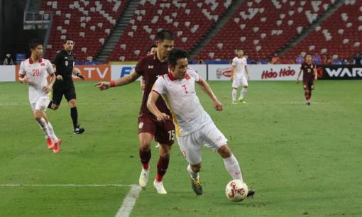 Hồng Duy gửi lời xin lỗi đến toàn thể người hâm mộ vì pha trượt chân trong trận đấu giữa Việt Nam - Thái Lan