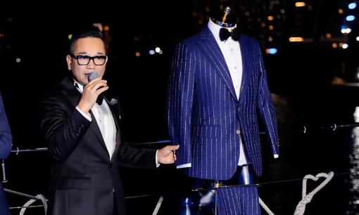 Cận cảnh bộ suit cao cấp giá cả tỷ đồng mới ra mắt của “ông trùm veston” Chương Tailor