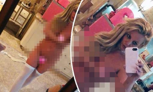 Britney Spears gây choáng khi chụp ảnh selfie không mặc đồ đăng lên mạng xã hội